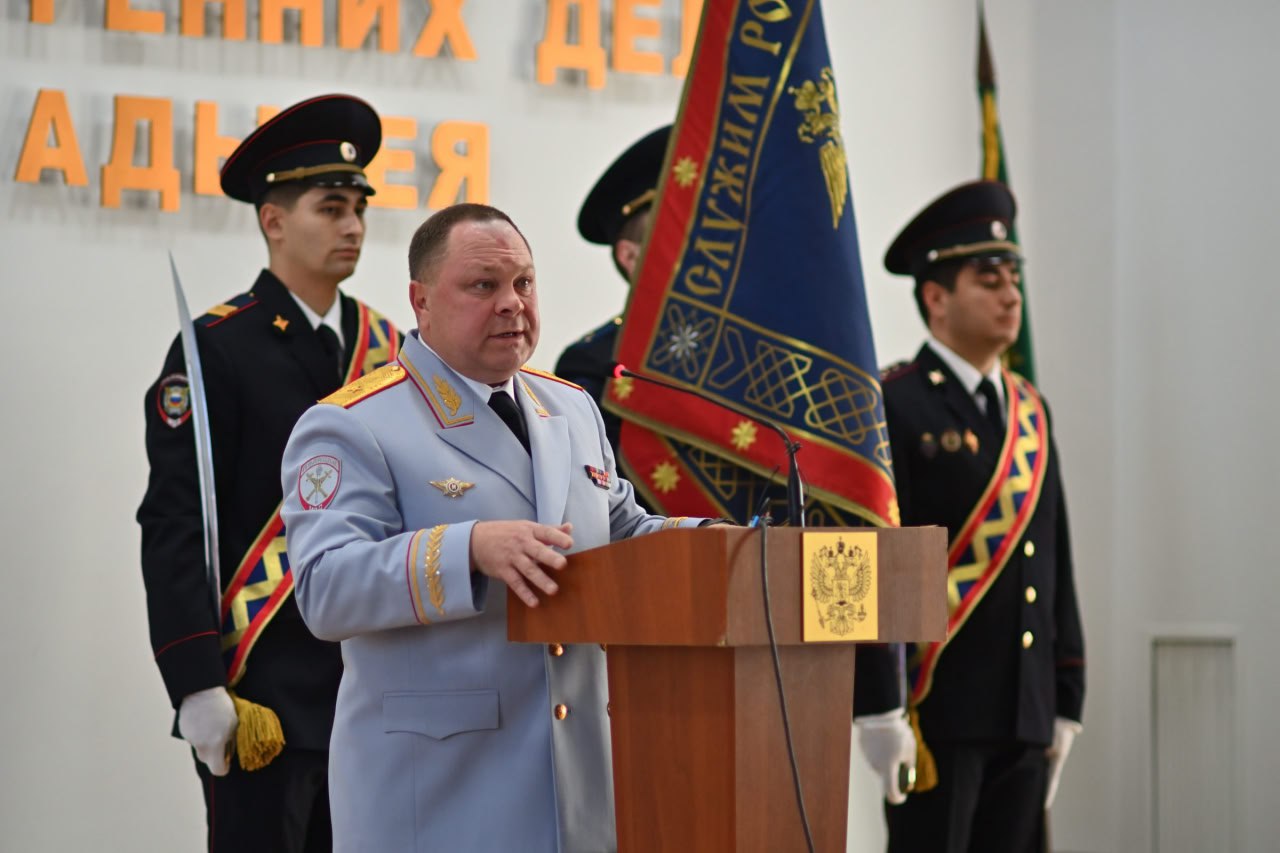 Глава Адыгеи Мурат Кумпилов поздравил сотрудников органов внутренних дел республики с наступающим профессиональным праздником Глава Адыгеи Мурат Кумпилов поздравил сотрудников органов внутренних дел республики с наступающим профессиональным праздником