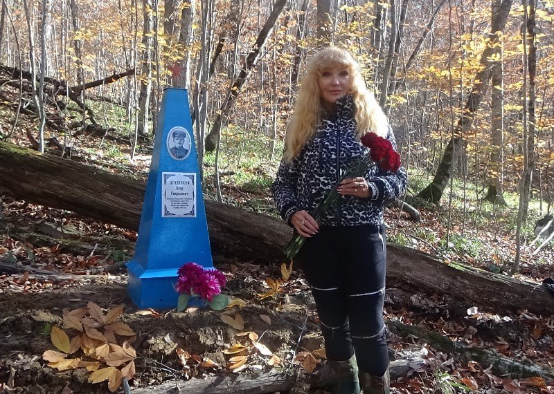 Ветераны и действующие полицейские почтили память сотрудника милиции, павшего в годы Великой Отечественной войны Ветераны и действующие полицейские почтили память сотрудника милиции, павшего в годы Великой Отечественной войны