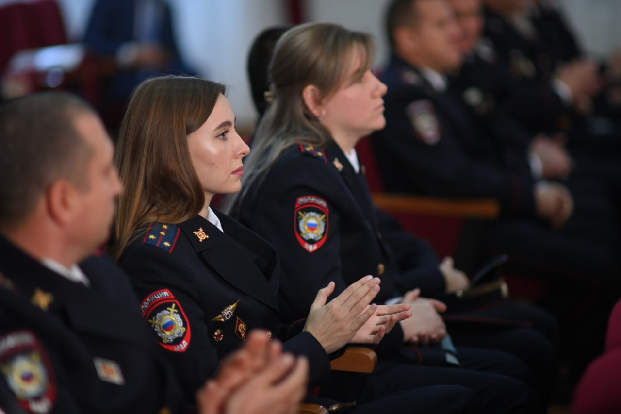 Мурат Кумпилов: В стенах Министерства внутренних дел по Республике Адыгея состоялось торжественное собрание, посвящённое профессиональному празднику сотрудников МВД России Мурат Кумпилов: В стенах Министерства внутренних дел по Республике Адыгея состоялось торжественное собрание, посвящённое профессиональному празднику сотрудников МВД России
