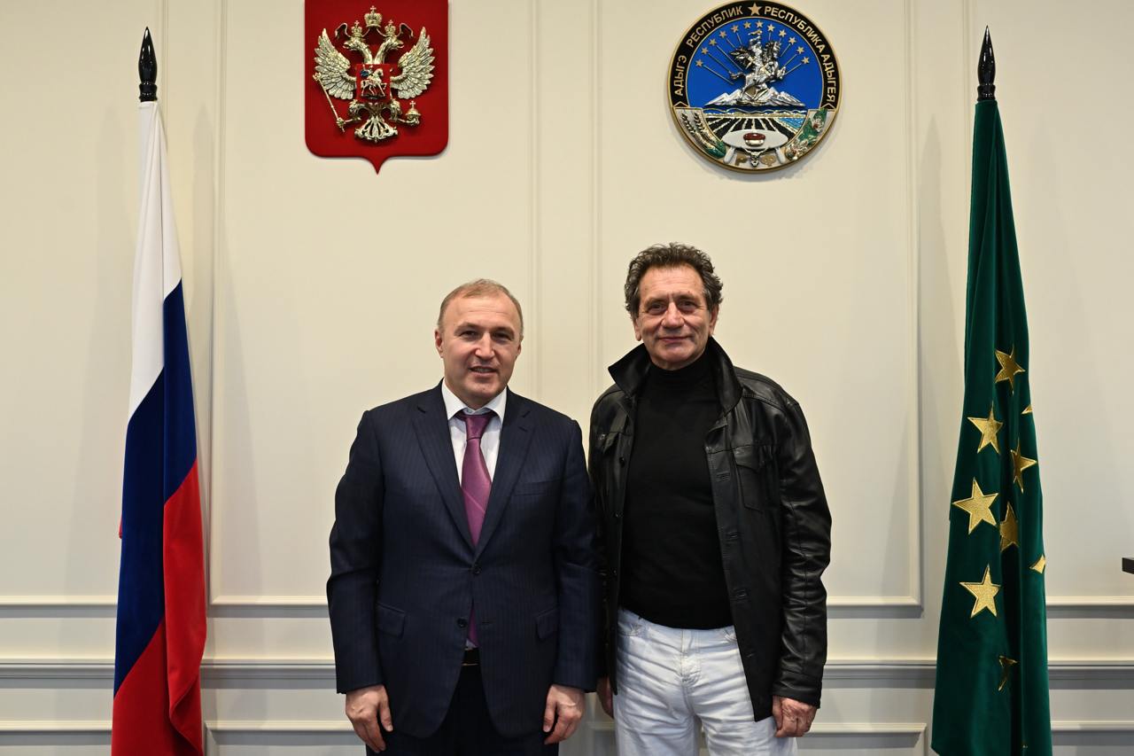 Глава Адыгеи провел встречу с ректором Театрального института им. Б. Щукина Глава Адыгеи провел встречу с ректором Театрального института им. Б. Щукина