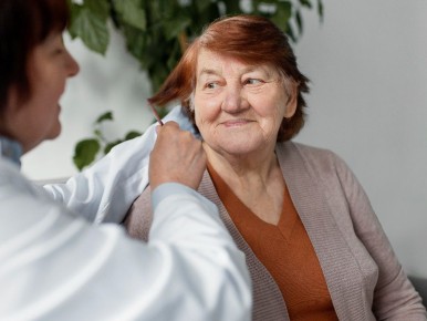 Как уход за пожилыми поможет вам заработать пенсионные баллы