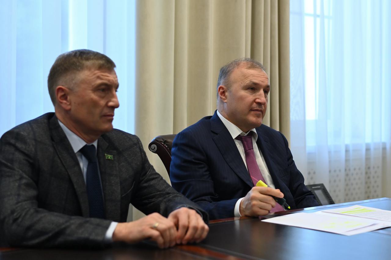 Глава Адыгеи провел встречу с ректором Театрального института им. Б. Щукина Глава Адыгеи провел встречу с ректором Театрального института им. Б. Щукина