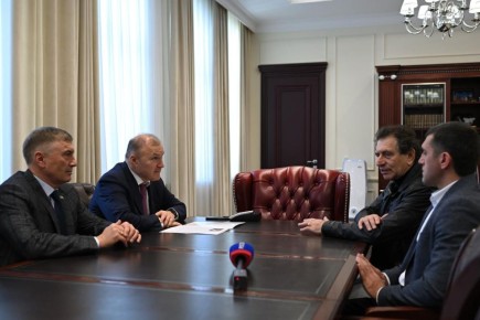 Глава Адыгеи провел встречу с ректором Театрального института им. Б. Щукина