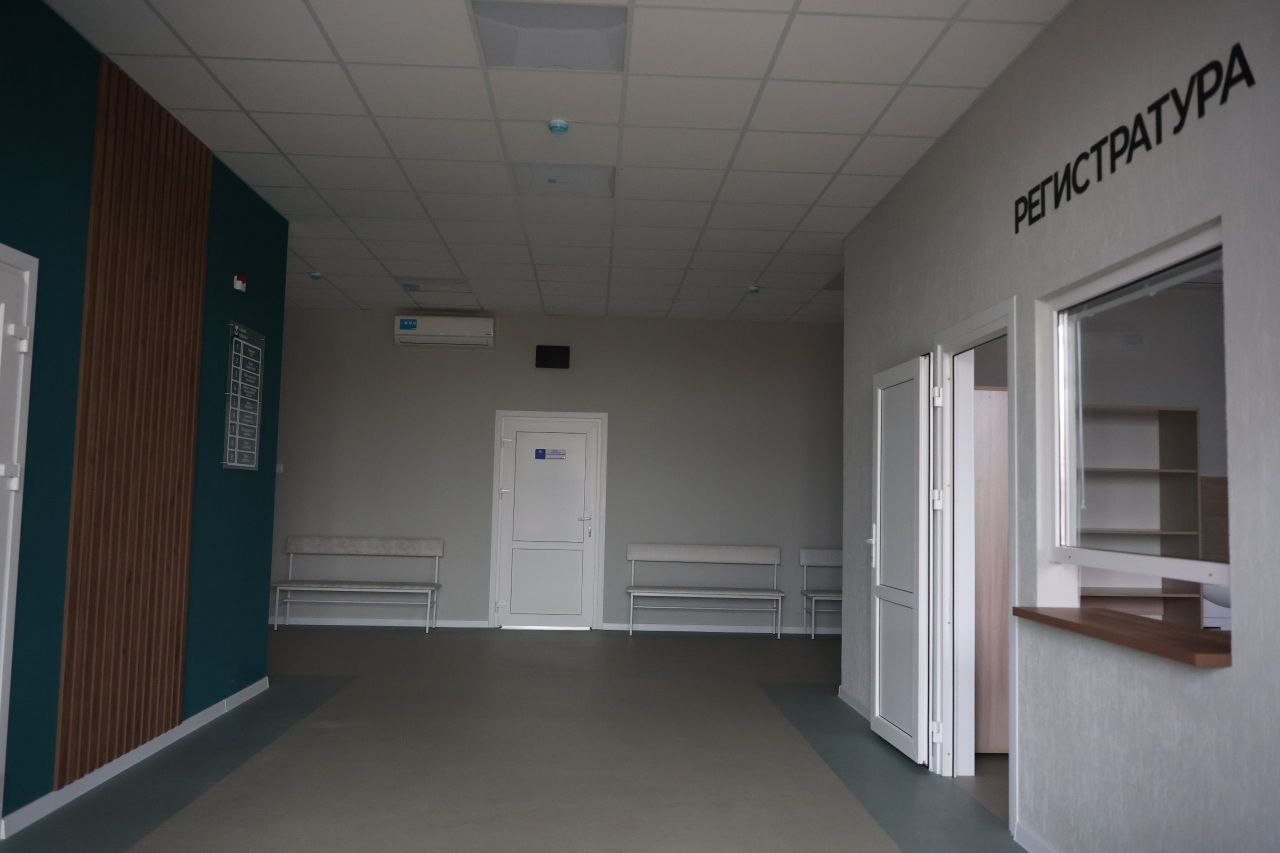 Прокурором Майкопского района Аскером Набоковым совместно с главой муниципального образования Майкопский район Михаилом Марьиным, главным врачом Майкопской ЦРБ Аллой Чернышевой и представителями подрядной организации... Прокурором Майкопского района Аскером Набоковым совместно с главой муниципального образования Майкопский район Михаилом Марьиным, главным врачом Майкопской ЦРБ Аллой Чернышевой и представителями подрядной организации...