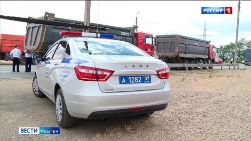 Новый факт получения взятки в сфере автодорожного надзора выявили сотрудники Управления ФСБ России по Адыгее