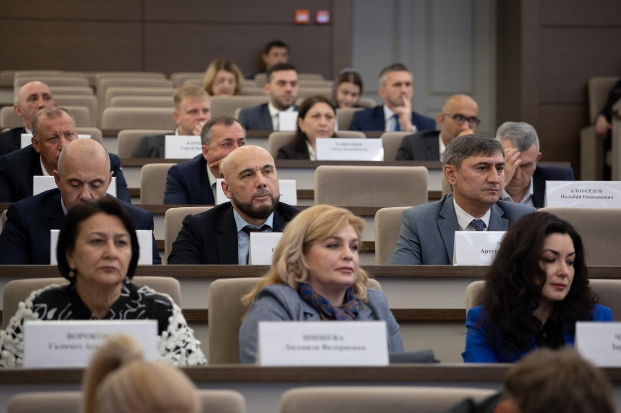 В Адыгее проанализировали ход осенней посевной под урожай 2026 года В Адыгее проанализировали ход осенней посевной под урожай 2026 года