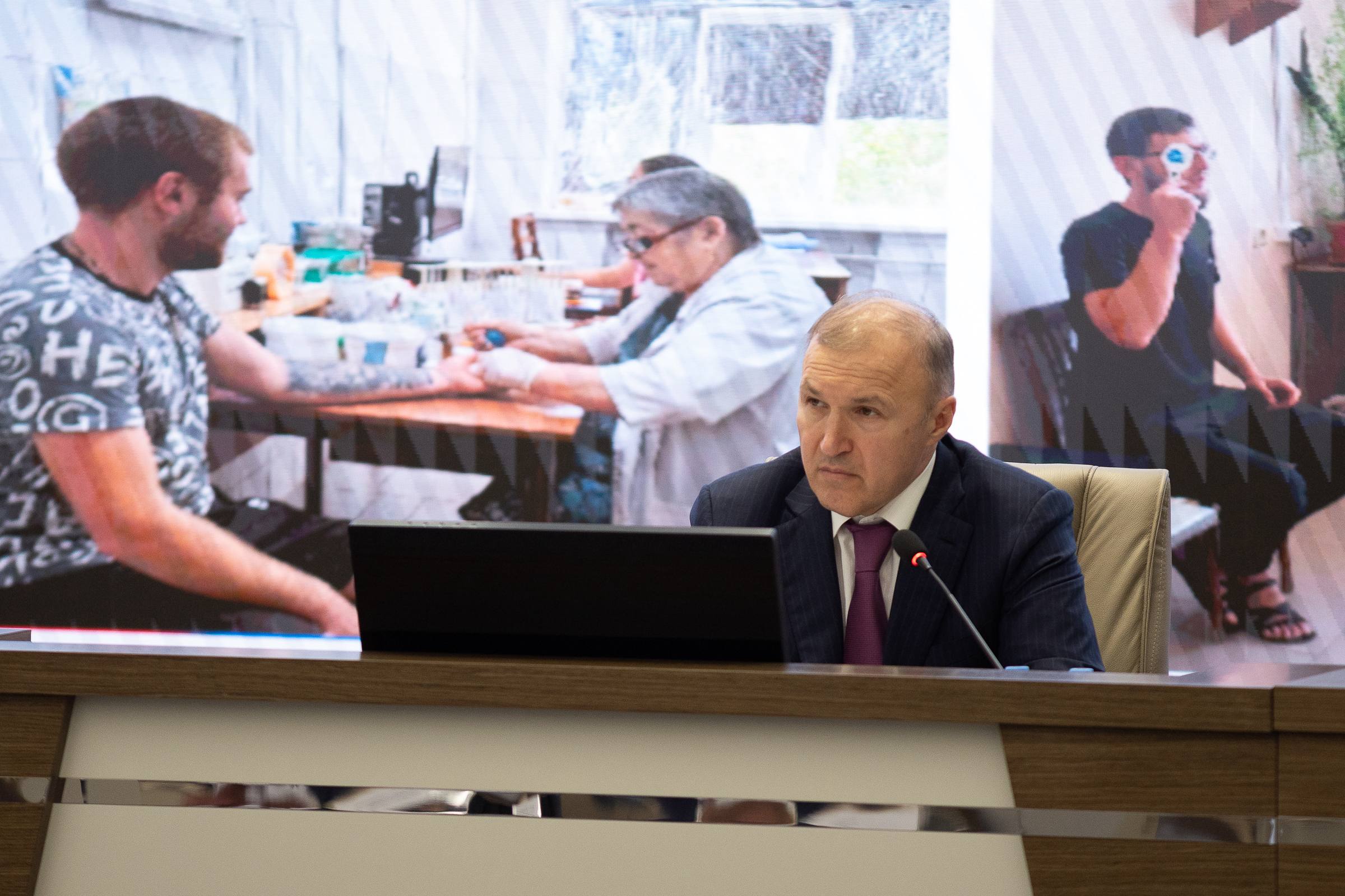 Мурат Кумпилов: Реализация ряда задач, которые обозначены Президентом РФ Владимиром Путиным по предоставлению мер поддержки участников СВО и их семей, – ключевой вопрос планёрного совещания Кабмина Адыгеи Мурат Кумпилов: Реализация ряда задач, которые обозначены Президентом РФ Владимиром Путиным по предоставлению мер поддержки участников СВО и их семей, – ключевой вопрос планёрного совещания Кабмина Адыгеи