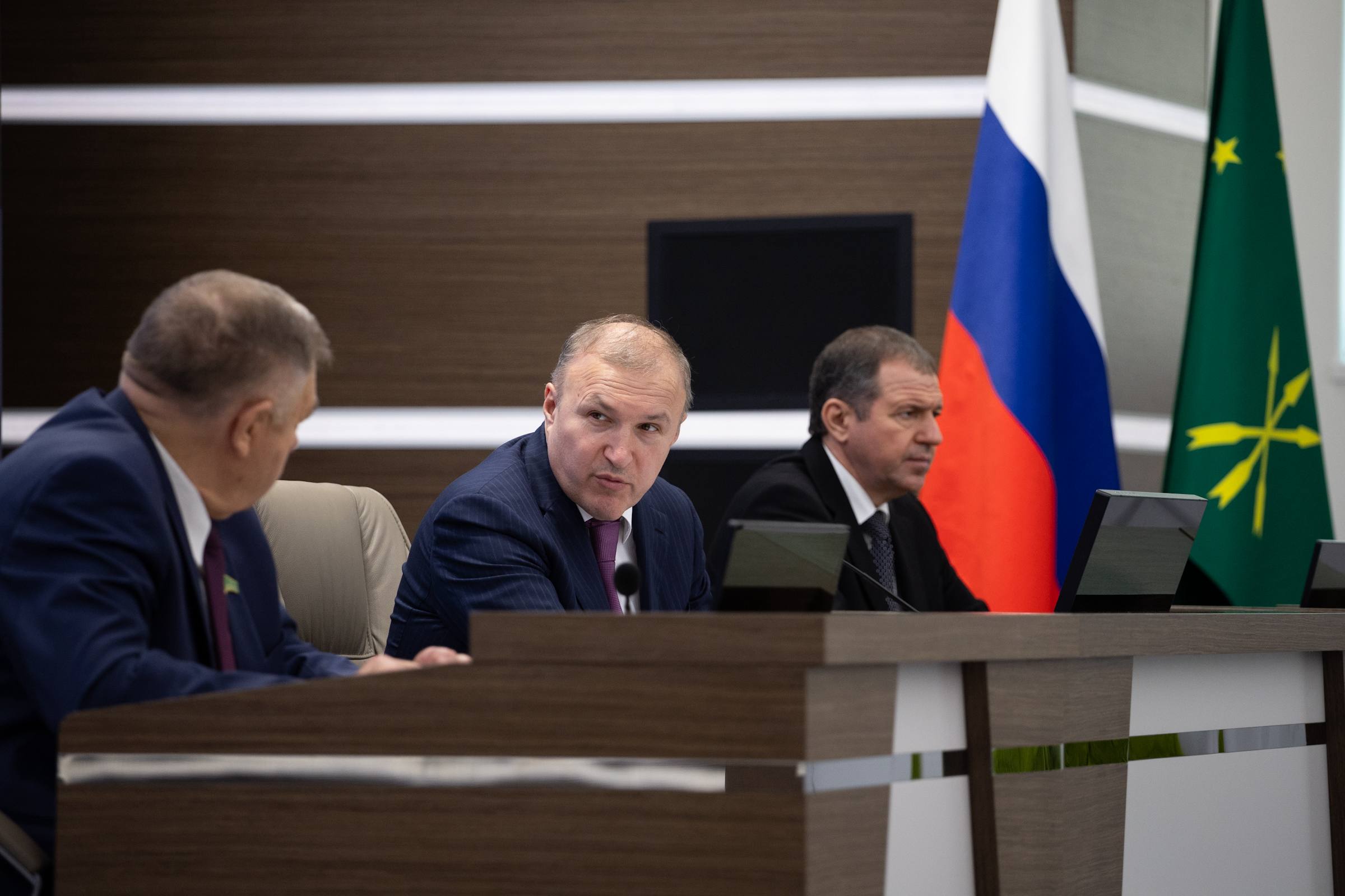 Мурат Кумпилов: Реализация ряда задач, которые обозначены Президентом РФ Владимиром Путиным по предоставлению мер поддержки участников СВО и их семей, – ключевой вопрос планёрного совещания Кабмина Адыгеи Мурат Кумпилов: Реализация ряда задач, которые обозначены Президентом РФ Владимиром Путиным по предоставлению мер поддержки участников СВО и их семей, – ключевой вопрос планёрного совещания Кабмина Адыгеи