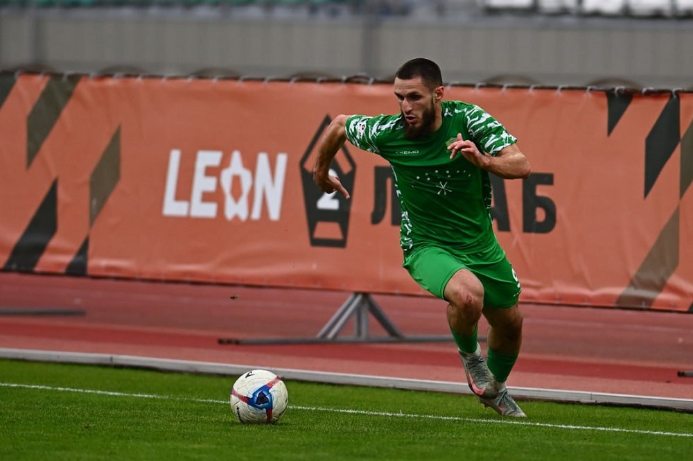 Нападающий майкопской «Дружбы» и лучший бомбардир команды по итогам сезона Гаджимурад Абдуллаев признан лучшим игроком группы 1 по итогам октября