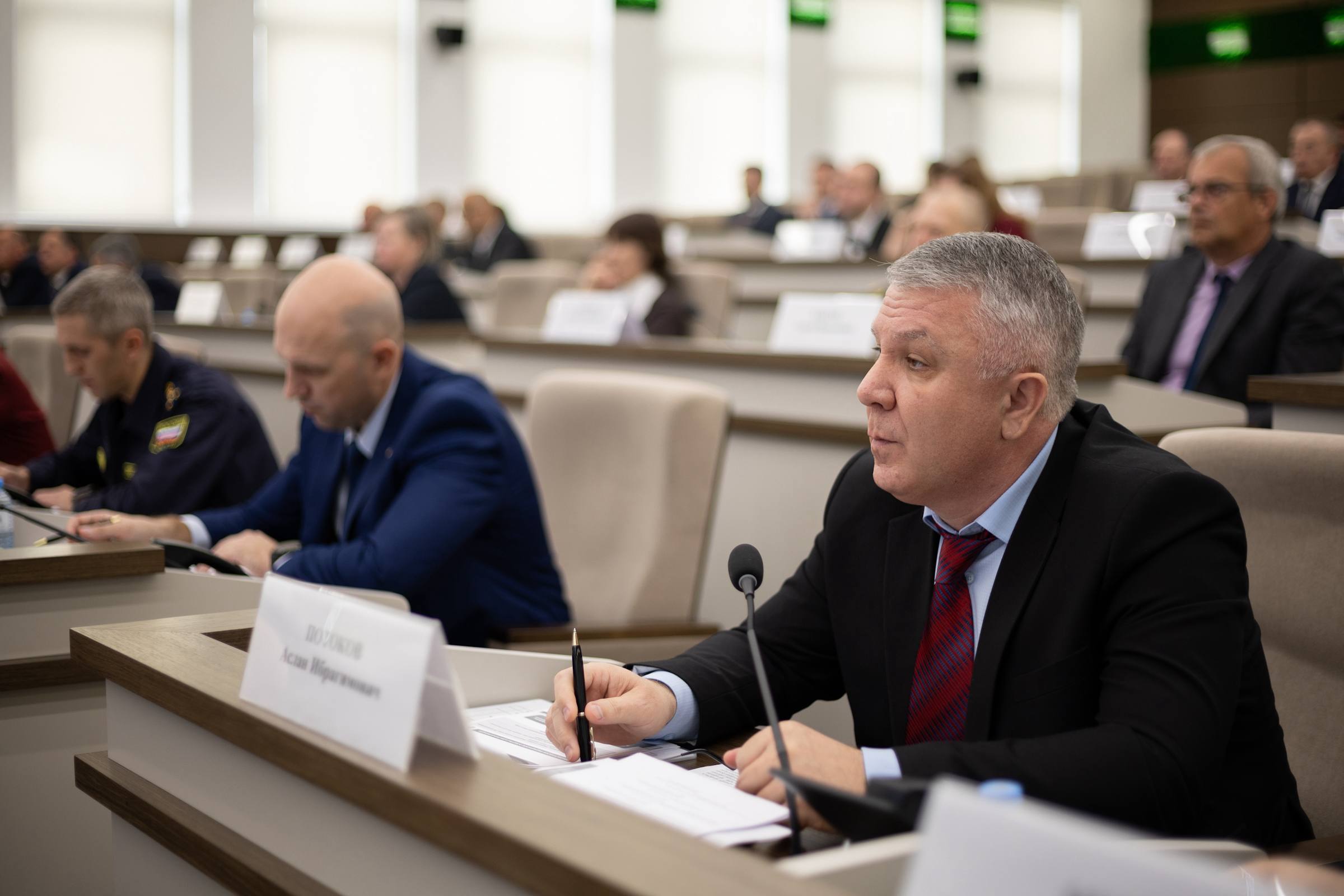 Мурат Кумпилов: Реализация ряда задач, которые обозначены Президентом РФ Владимиром Путиным по предоставлению мер поддержки участников СВО и их семей, – ключевой вопрос планёрного совещания Кабмина Адыгеи Мурат Кумпилов: Реализация ряда задач, которые обозначены Президентом РФ Владимиром Путиным по предоставлению мер поддержки участников СВО и их семей, – ключевой вопрос планёрного совещания Кабмина Адыгеи