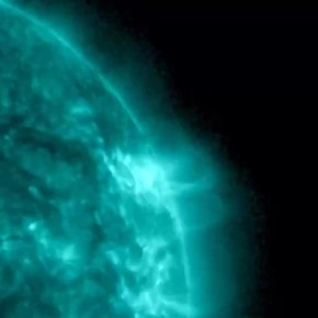 Выброс солнечной плазмы от одной из сильнейших вспышек этого года пройдет мимо Земли