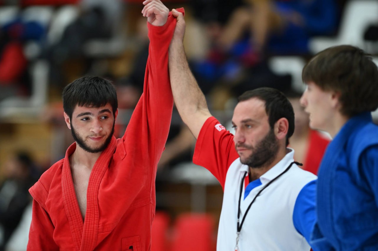 В столице Адыгеи во дворце спорта «Оштен» проходят IX Всероссийские юношеские соревнования по самбо на призы 11-кратного чемпиона мира, заслуженного мастера спорта России Мурата Хасанова В столице Адыгеи во дворце спорта «Оштен» проходят IX Всероссийские юношеские соревнования по самбо на призы 11-кратного чемпиона мира, заслуженного мастера спорта России Мурата Хасанова