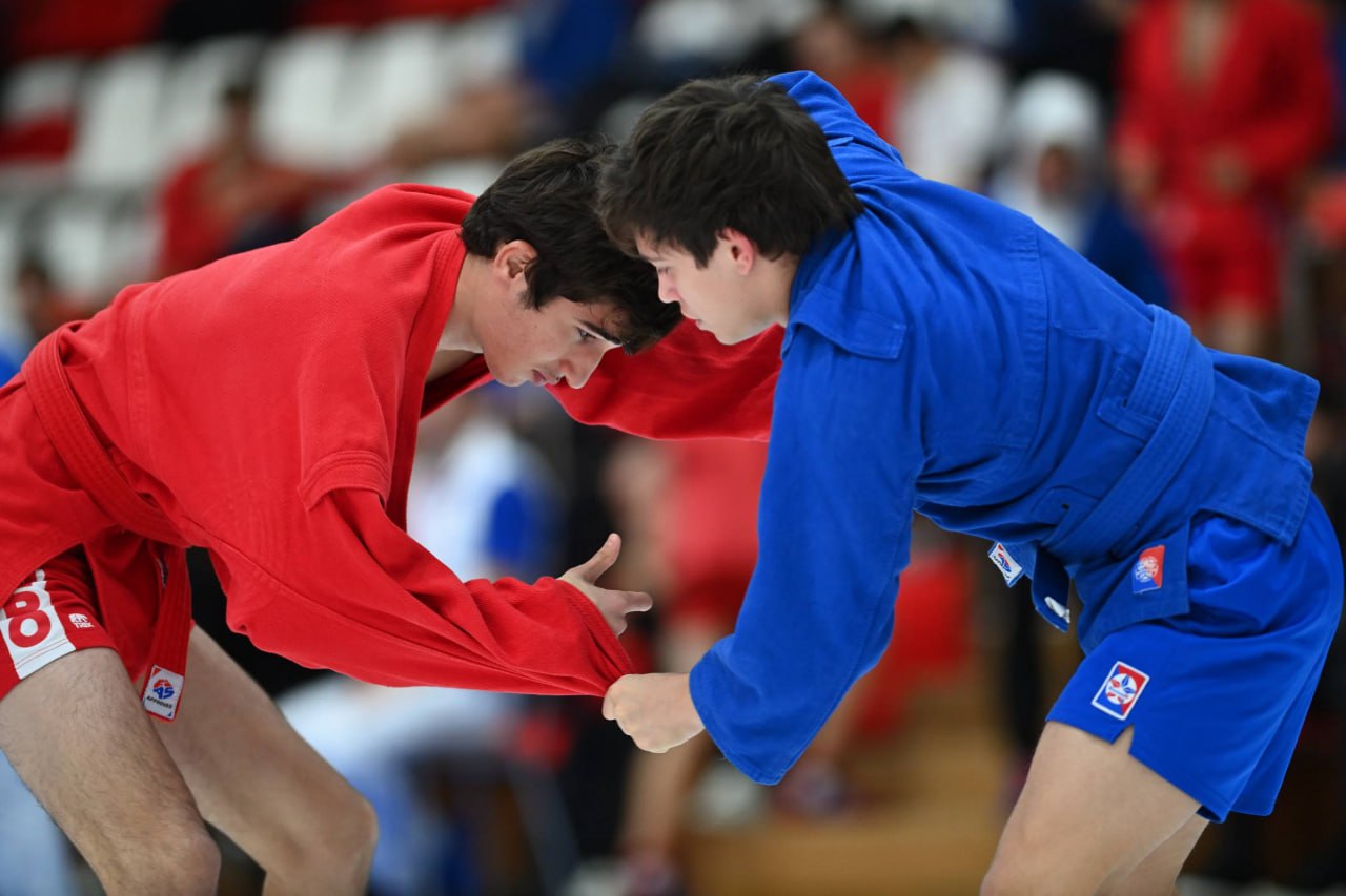 В столице Адыгеи во дворце спорта «Оштен» проходят IX Всероссийские юношеские соревнования по самбо на призы 11-кратного чемпиона мира, заслуженного мастера спорта России Мурата Хасанова В столице Адыгеи во дворце спорта «Оштен» проходят IX Всероссийские юношеские соревнования по самбо на призы 11-кратного чемпиона мира, заслуженного мастера спорта России Мурата Хасанова