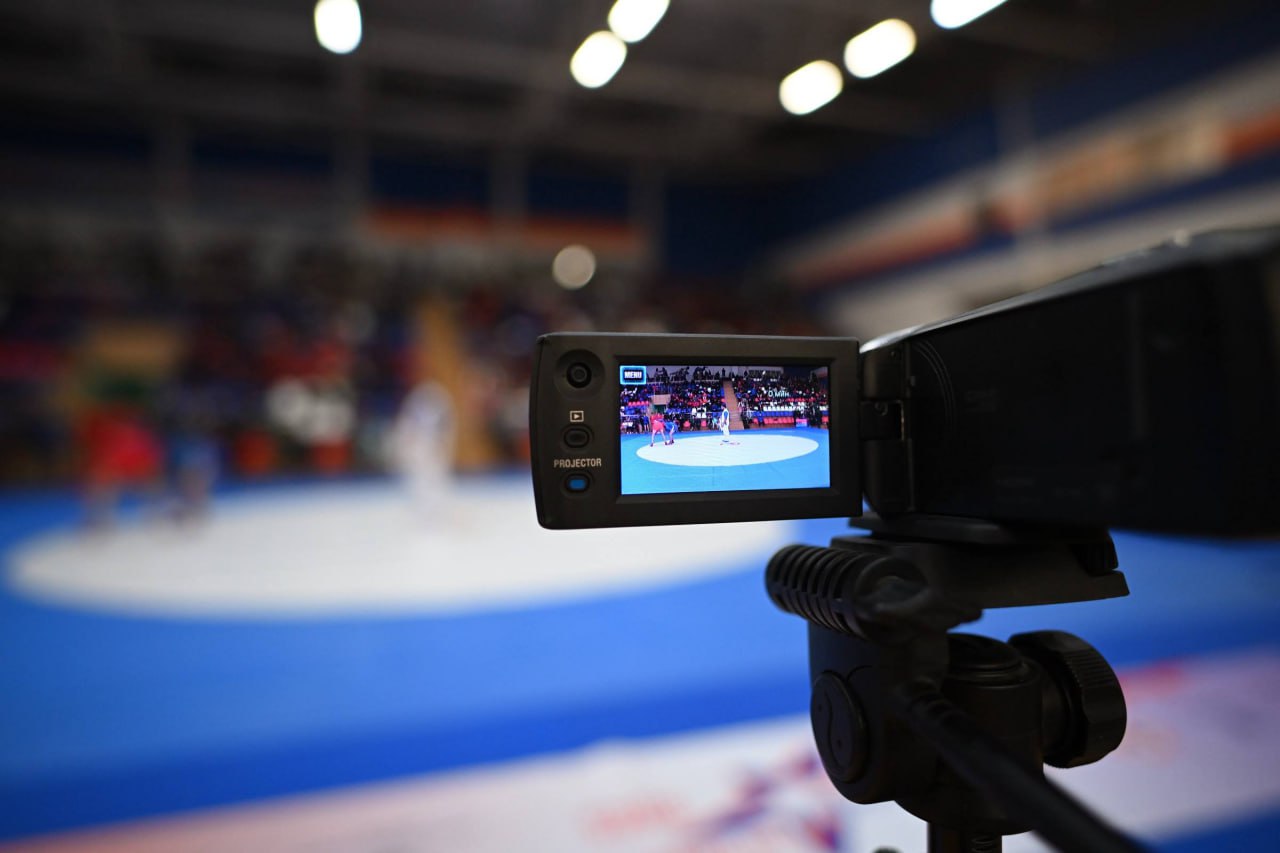 В столице Адыгеи во дворце спорта «Оштен» проходят IX Всероссийские юношеские соревнования по самбо на призы 11-кратного чемпиона мира, заслуженного мастера спорта России Мурата Хасанова В столице Адыгеи во дворце спорта «Оштен» проходят IX Всероссийские юношеские соревнования по самбо на призы 11-кратного чемпиона мира, заслуженного мастера спорта России Мурата Хасанова