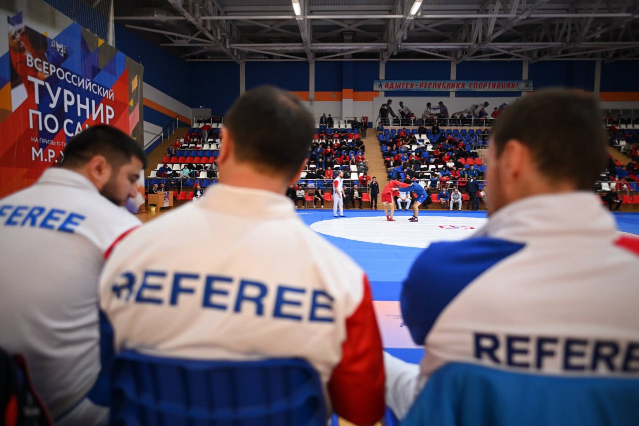 В столице Адыгеи во дворце спорта «Оштен» проходят IX Всероссийские юношеские соревнования по самбо на призы 11-кратного чемпиона мира, заслуженного мастера спорта России Мурата Хасанова В столице Адыгеи во дворце спорта «Оштен» проходят IX Всероссийские юношеские соревнования по самбо на призы 11-кратного чемпиона мира, заслуженного мастера спорта России Мурата Хасанова