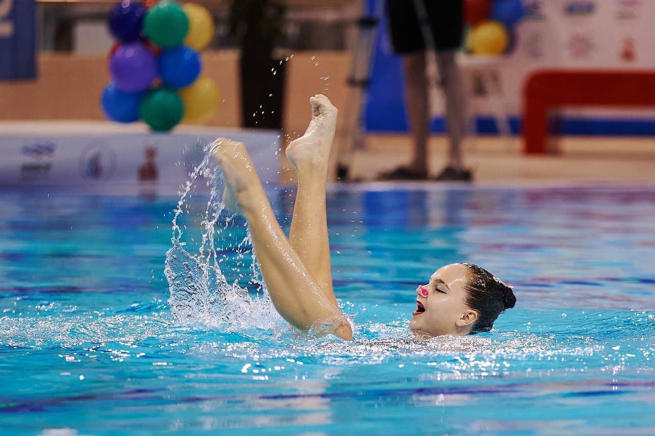 Синхронистки из Майкопа блистательно выступили на всероссийских соревнованиях «Выше радуги» в Ханты-Мансийске Синхронистки из Майкопа блистательно выступили на всероссийских соревнованиях «Выше радуги» в Ханты-Мансийске