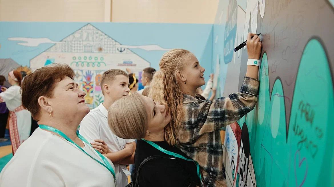 Семья из Адыгеи вышла в финал Всероссийского конкурса «Это у нас семейное» Семья из Адыгеи вышла в финал Всероссийского конкурса «Это у нас семейное»