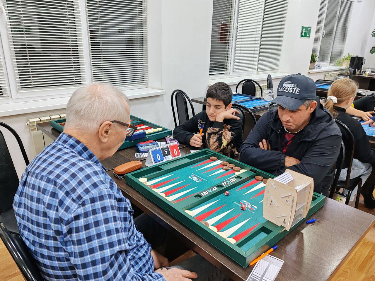 В Майкопе наградили победителей чемпионата по нардам В Майкопе наградили победителей чемпионата по нардам