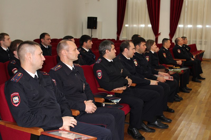 В МВД по Адыгее состоялось торжественное мероприятие ко Дню образования службы участковых уполномоченных полиции МВД России В МВД по Адыгее состоялось торжественное мероприятие ко Дню образования службы участковых уполномоченных полиции МВД России