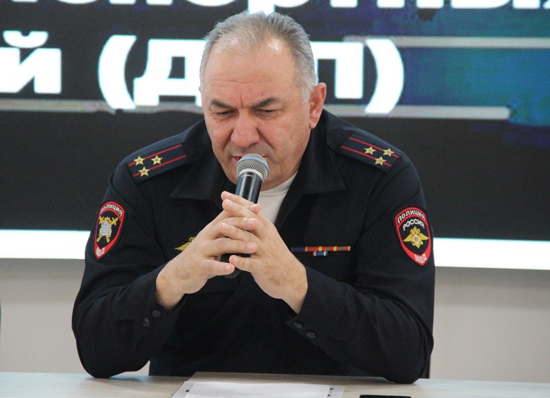 В Адыгее Госавтоинспекторы и общественники провели для студентов акцию, посвященную Всемирному дню памяти жертв ДТП