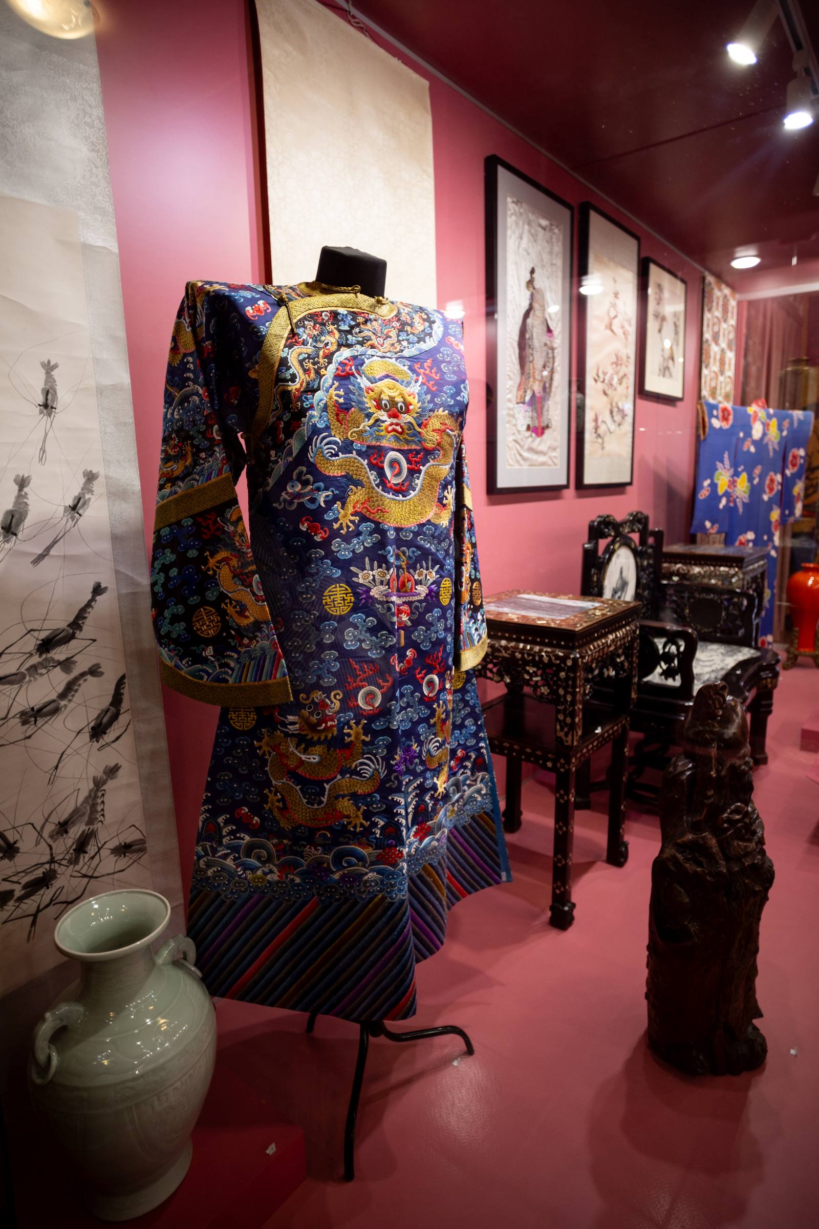 Мурат Кумпилов: На сегодняшний день Музей Востока – это место, где бережно хранится и изучается искусство и творчество народов, проживающих от Дальнего и до Ближнего Востока, в Азии и на Кавказе, а также в Закавказье... Мурат Кумпилов: На сегодняшний день Музей Востока – это место, где бережно хранится и изучается искусство и творчество народов, проживающих от Дальнего и до Ближнего Востока, в Азии и на Кавказе, а также в Закавказье...