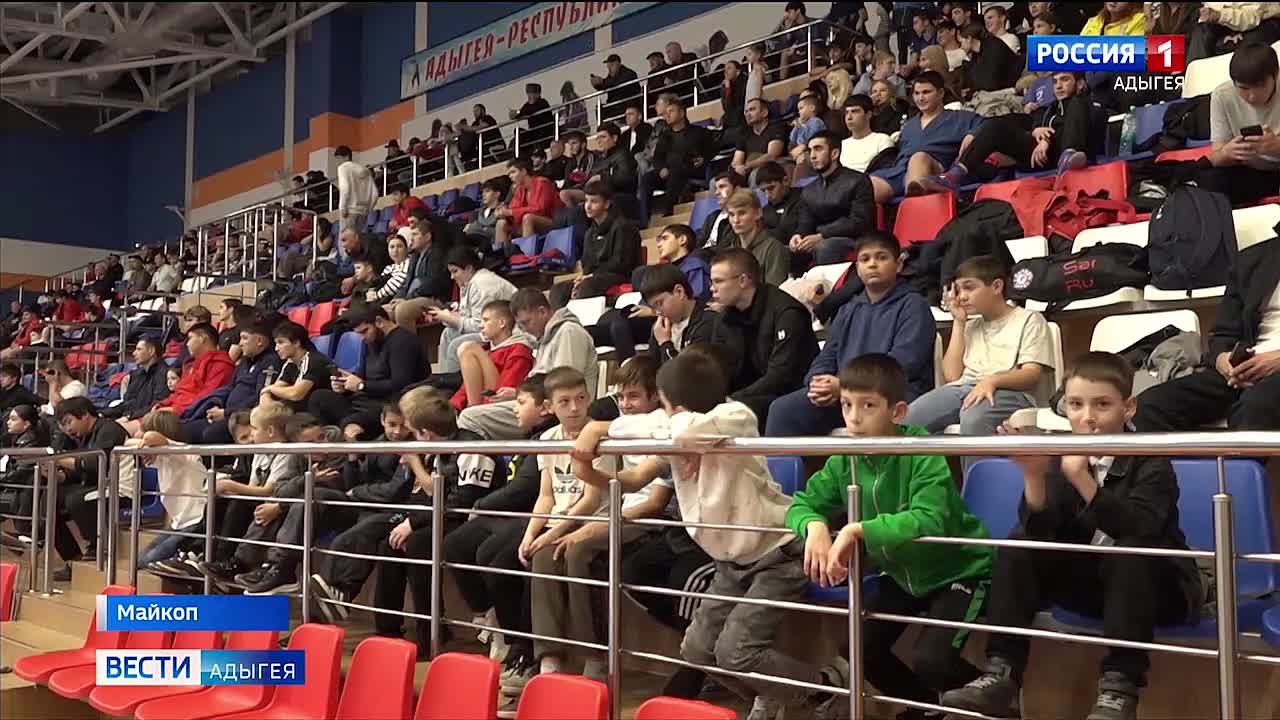 Во дворце спорта «Оштен» в Майкопе прошли IX Всероссийские юношеские соревнования по самбо на призы 11-кратного чемпиона мира, заслуженного мастера спорта России Мурата Хасанова