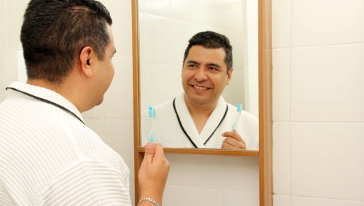 Гвоздика и кокосовое масло не спасут от кариеса: названы самые эффективные средства