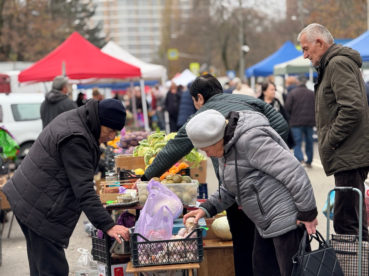 Майкопчан и гостей столицы приглашают на традиционные продовольственные ярмарки в эти выходные