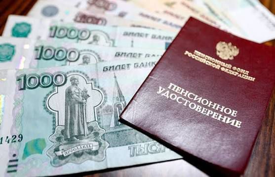 Розрыв в стаже: как материнство влияет на пенсию женщин в России