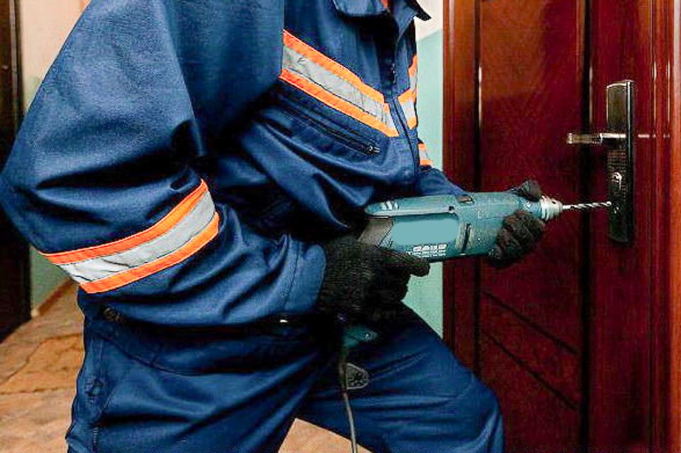 Управляющая компания пробила дверь в квартире: как москвичка три года добивалась справедливости