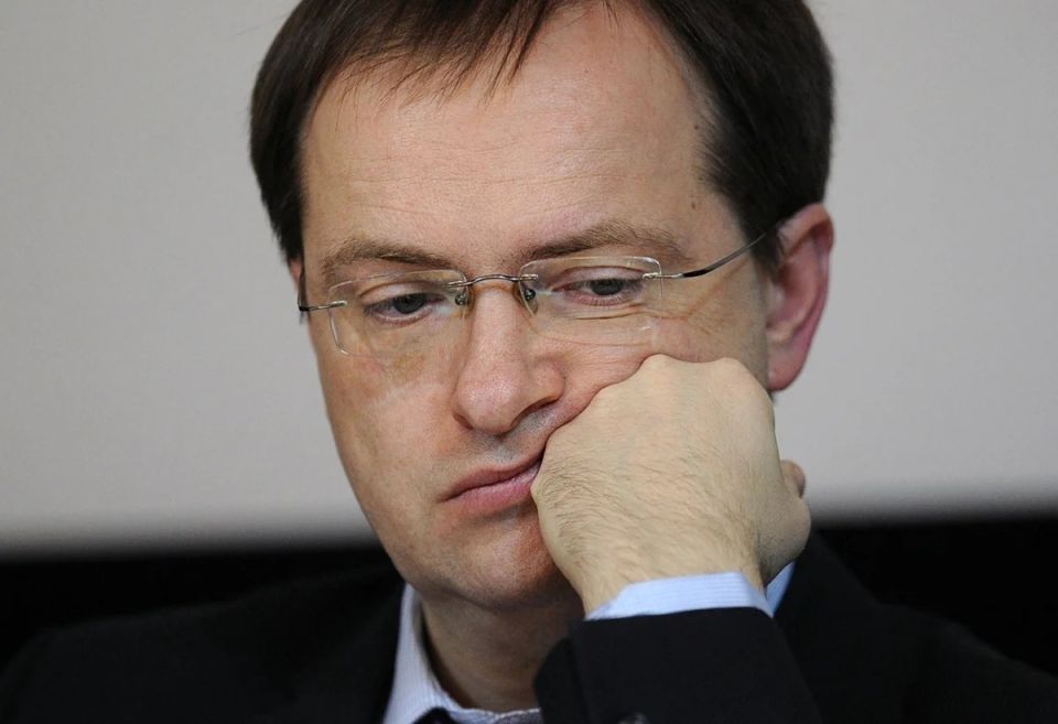 За гранью идеологии: как российские госструктуры игнорируют историческую преемственность