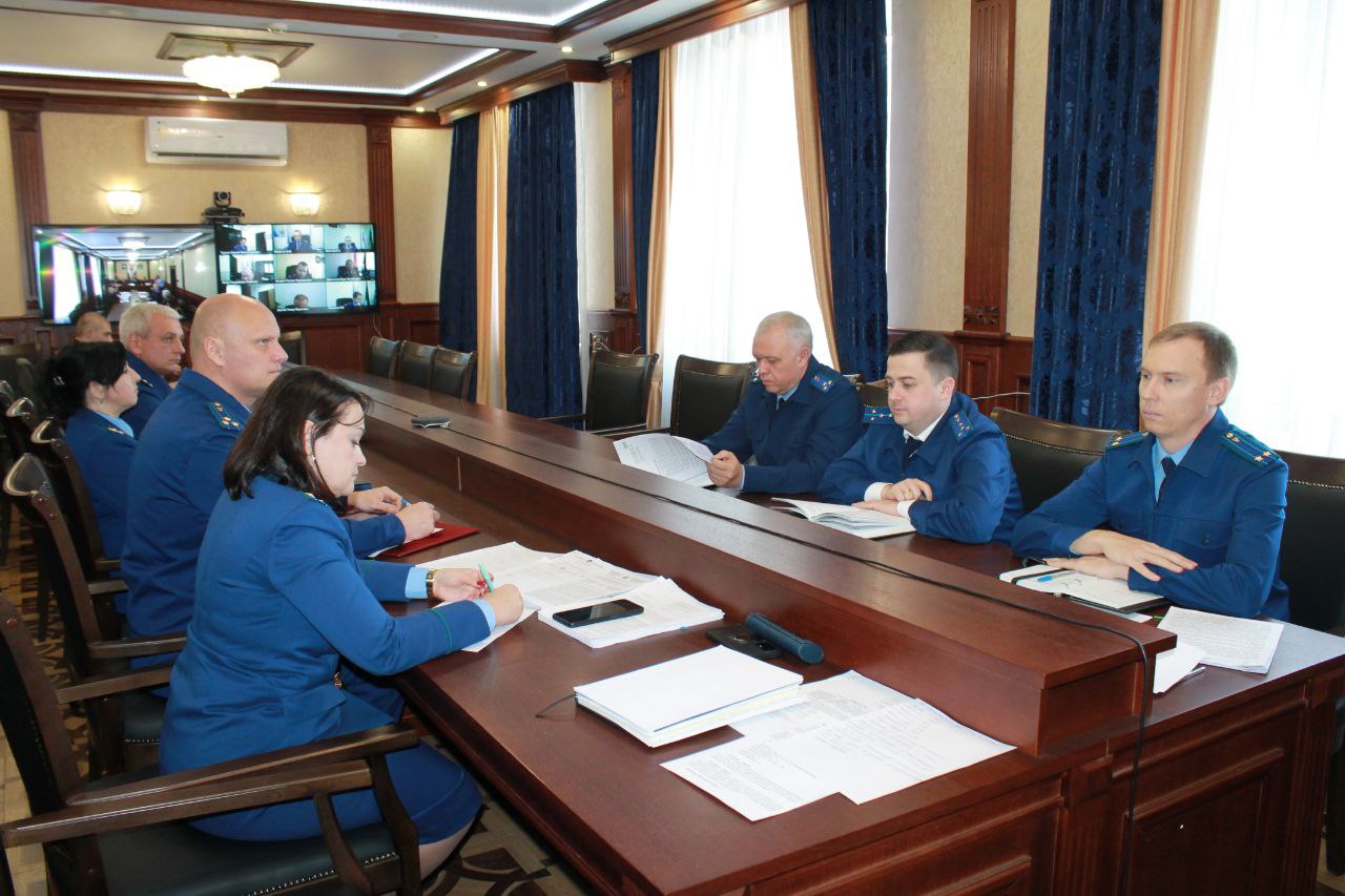 На заседании коллегии прокуратуры республики под председательством прокурора Республики Адыгея Игоря Шевченко рассмотрены результаты проверки исполнения государственными и муниципальными заказчиками, хозяйствующими... На заседании коллегии прокуратуры республики под председательством прокурора Республики Адыгея Игоря Шевченко рассмотрены результаты проверки исполнения государственными и муниципальными заказчиками, хозяйствующими...