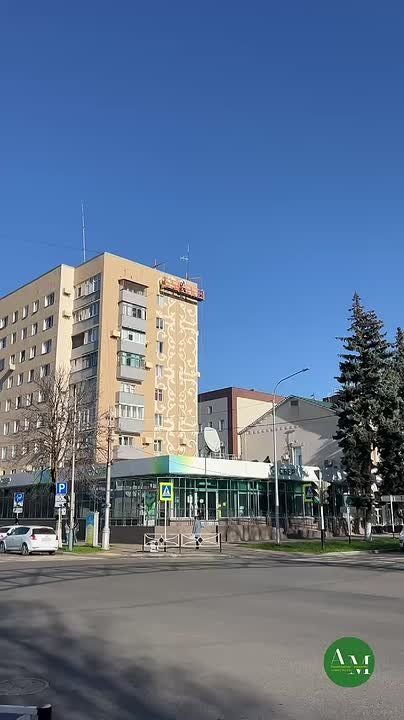 На стенах многоэтажек в центральной части Майкопа появляется адыгский орнамент