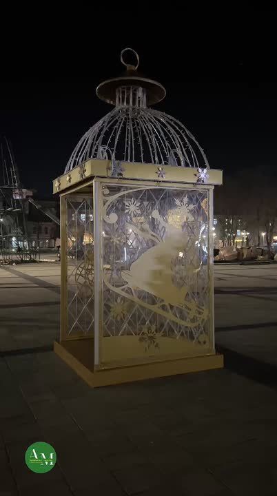 Хоть погода совсем не намекает на зиму, Майкоп уже активно готовится к главному зимнему празднику — Новому году