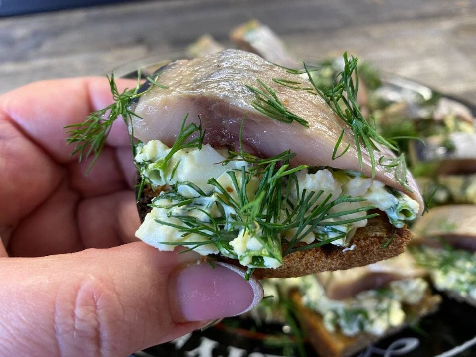 Популярная закуска из селедки: вернемся к истокам