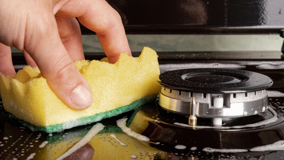 Забудьте о гари и жире на решетке от газовой плиты: проверенные копеечные методы