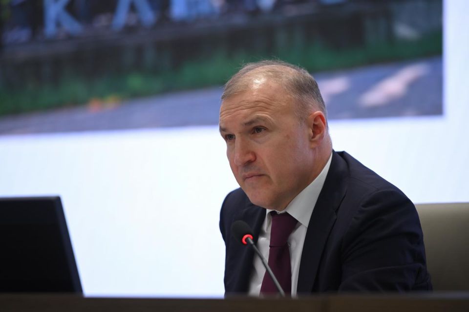 Глава Адыгеи поставил задачи по новогоднему оформлению Майкопа