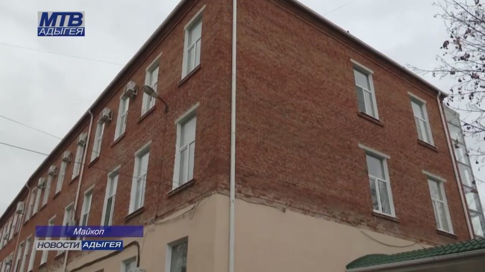 Маленькие пациенты детской республиканской больницы получили подарки из «Коробки храбрости»