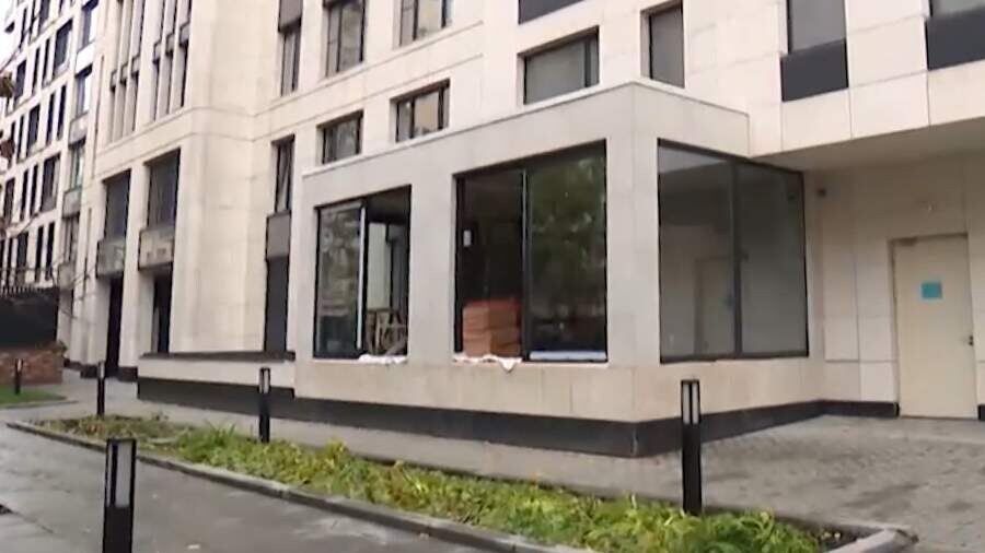 В центре Москвы снесут незаконную террасу элитного дома