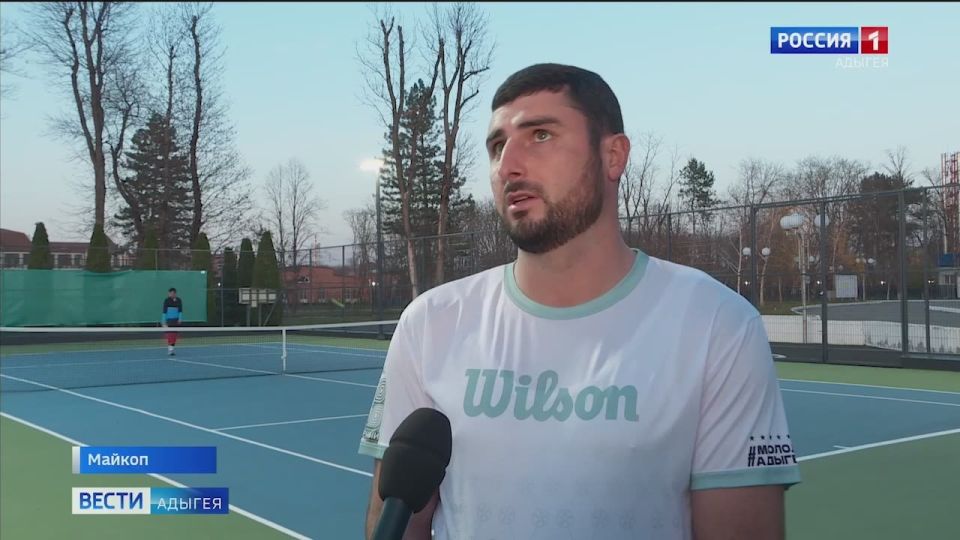 В Майкопе подвели итоги чемпионата по большому теннису, в котором участвовали спортсмены-любители