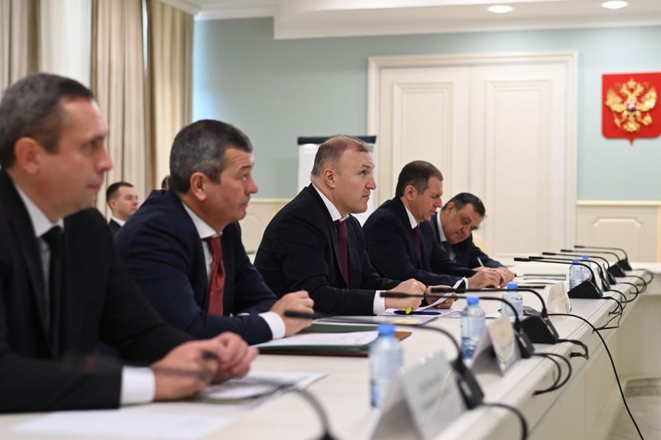 Глава Адыгеи принял участие в приеме граждан, который провел Полномочный представитель президента РФ в ЮФО Глава Адыгеи принял участие в приеме граждан, который провел Полномочный представитель президента РФ в ЮФО