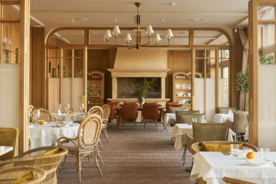 Новый гастрономический оазис: ресторан «Лодочная станция» на Петровской косе