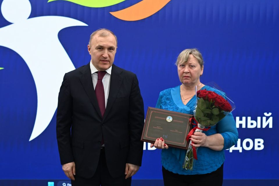 Мурат Кумпилов вручил именные премии Республики Адыгея для лиц с ОВЗ Мурат Кумпилов вручил именные премии Республики Адыгея для лиц с ОВЗ