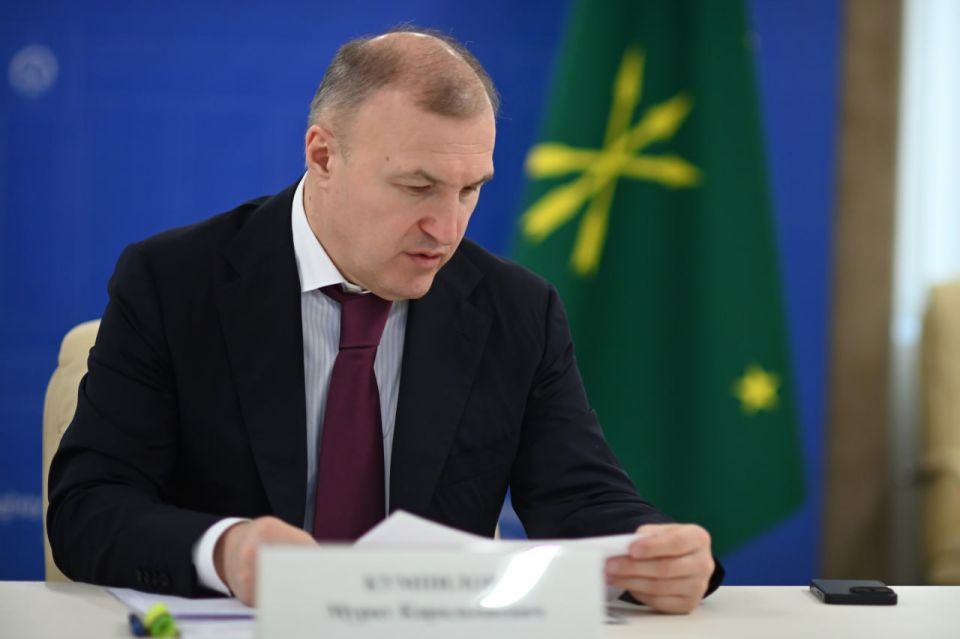 Глава Адыгеи принял участие в приеме граждан, который провел Полномочный представитель Президента РФ в ЮФО