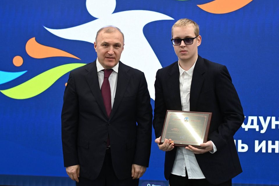 В Адыгее вручили именные премии людям с ОВЗ В Адыгее вручили именные премии людям с ОВЗ