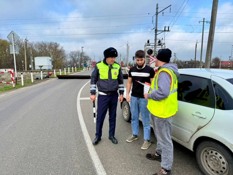 Госавтоинспекция напоминает водителям о правилах безопасности на железнодорожных переездах