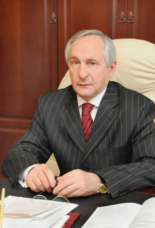 Экс-глава Верховного суда Адыгеи Аслан Трахов, по версии Генпрокуратуры, имел самые крупные среди российских правоохранителей активы, полученные коррупционным путем, стало известно «Ъ»