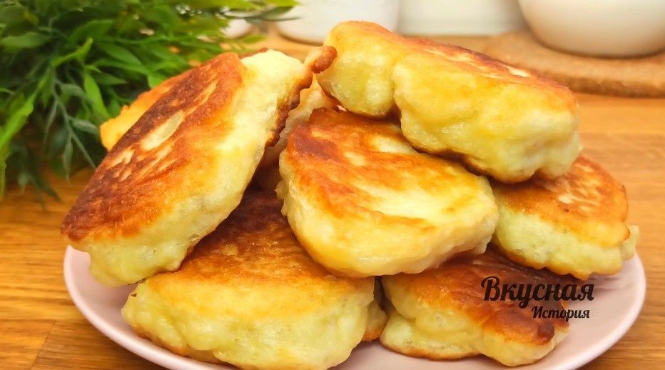 Вкусные оладьи без молока и яиц: проще не придумаешь