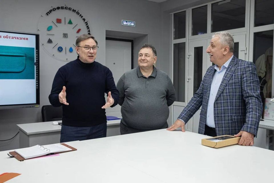 Замглавы Минобрнауки России Дмитрий Афанасьев обсудил в Адыгее развитие математического и естественно-научного образования