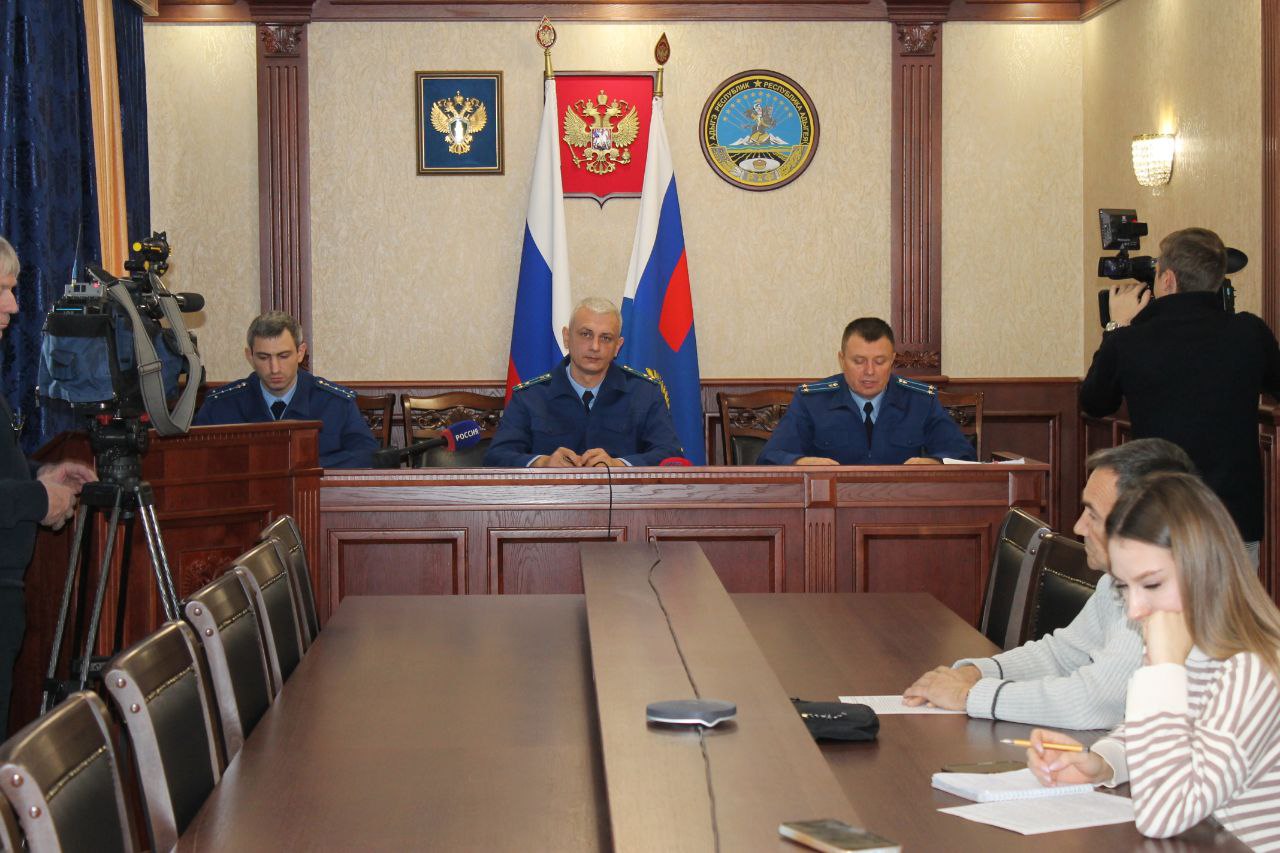 Сегодня, 09 декабря 2025 года, в Международный день борьбы с коррупцией, в прокуратуре республики состоялся брифинг по вопросам противодействия коррупции